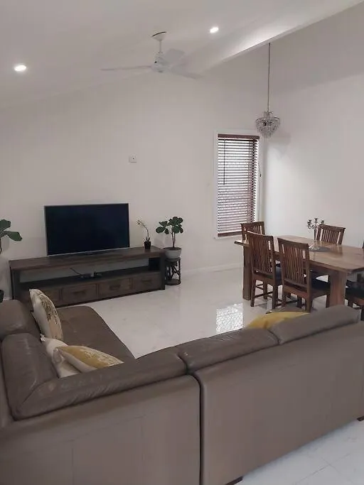 Σπίτι διακοπών 9 Room Family & Pet Friendly Home Καλούντρα Αυστραλία