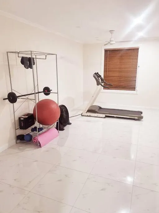 9 Room Family & Pet Friendly Home Καλούντρα