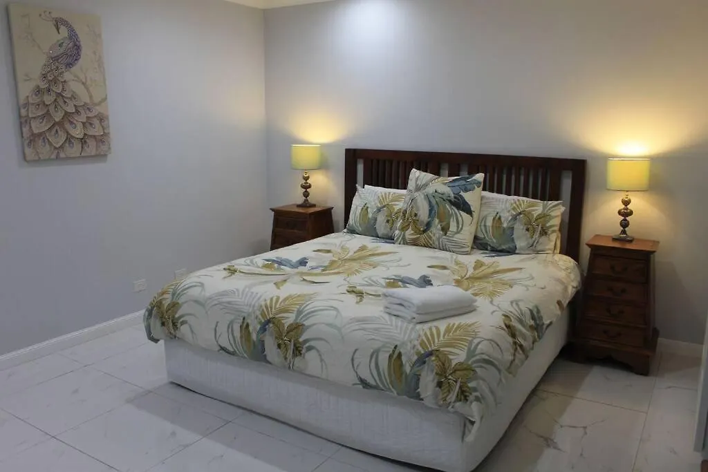 Σπίτι διακοπών 9 Room Family & Pet Friendly Home Καλούντρα Αυστραλία