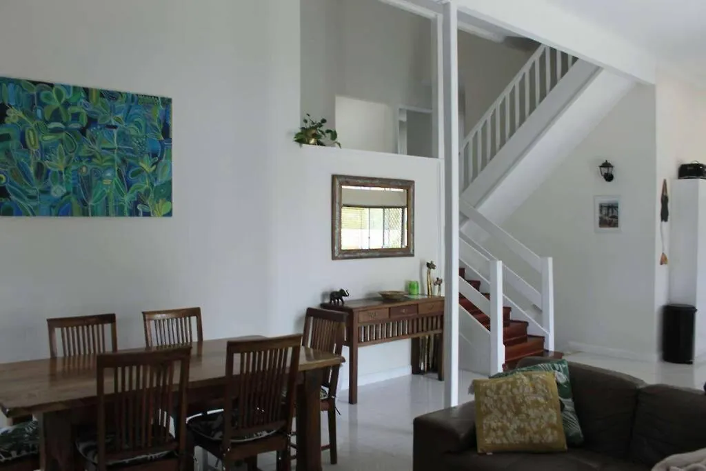 9 Room Family & Pet Friendly Home Caloundra Australie