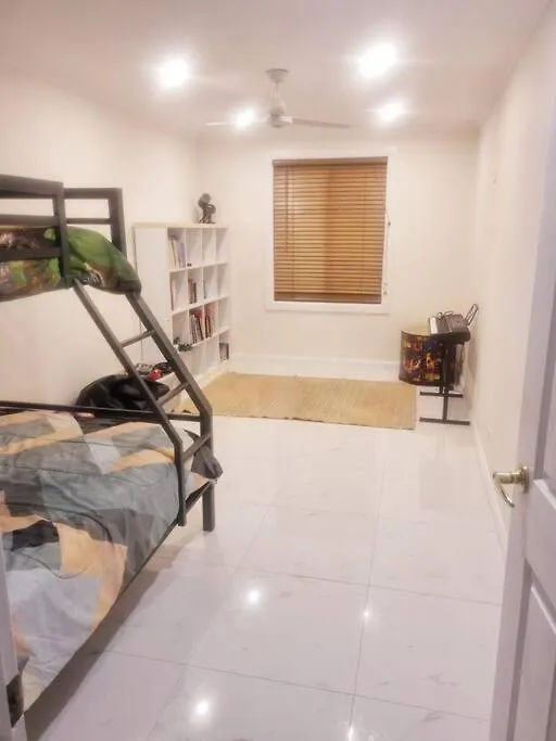 Hébergement de vacances 9 Room Family & Pet Friendly Home Caloundra